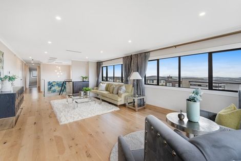 Photo of property in 45 Armstrong Farm Drive, East Tamaki Heights, Auckland, 2016