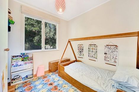 Photo of property in 665 South Titirangi Road, Titirangi, Auckland, 0604