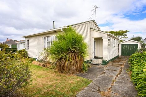 Photo of property in 19 Morris Street, Marton, 4710