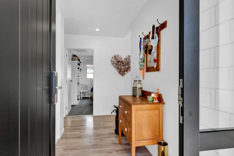 Photo of property in 74a Pembroke Road, Stratford, 4332