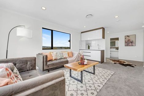 Photo of property in 48 Emerald Avenue, Rosehill, 2113