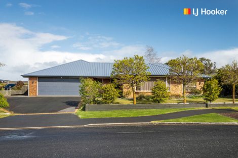 Photo of property in 2 Sunninghurst Drive, Fairfield, Dunedin, 9018