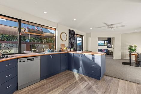 Photo of property in 10 Courtfield Close, Parklands, Christchurch, 8083