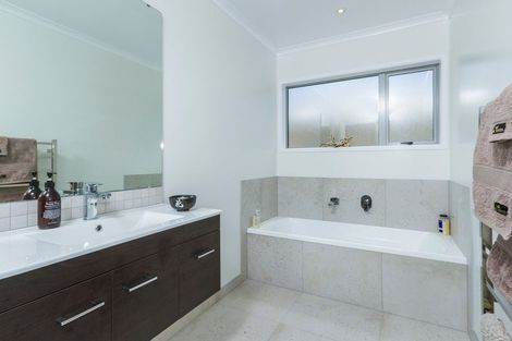 Photo of property in 41 Liquidambar Drive, Hobsonville, Auckland, 0616