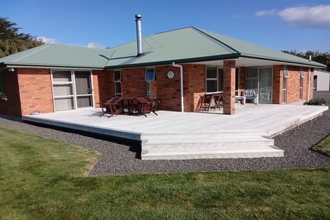 Photo of property in 33 Ketemaringi Way, Manakau, Levin, 5573