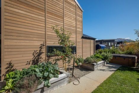 Photo of property in 4 Kapuka Lane, Wanaka, 9305