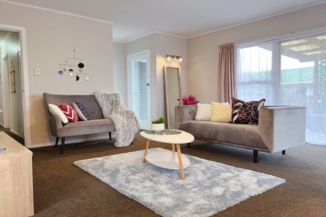 Photo of property in 33 Helena Street, Massey, Auckland, 0614