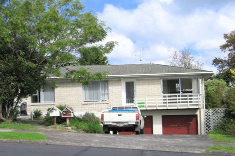 Photo of property in 2/4 Himalaya Drive, Half Moon Bay, Auckland, 2012
