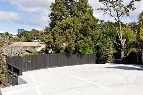 Photo of property in 2/7 Alston Avenue, Kelston, Auckland, 0602