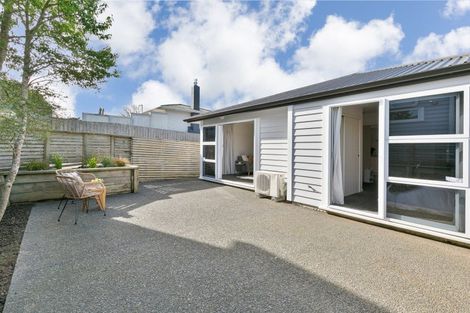 Photo of property in 11a Pinkerton Grove, Newlands, Wellington, 6037