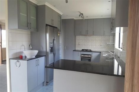 Photo of property in 25 Gordon Stanley Drive, Massey, Auckland, 0614