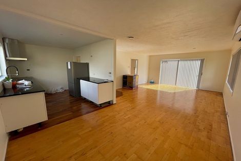 Photo of property in 42 Cyclarama Crescent, Massey, Auckland, 0614