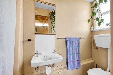 Photo of property in 205 South Road, Spotswood, New Plymouth, 4310