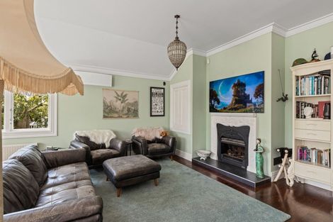Photo of property in 122 Hine Street, New Plymouth, 4310