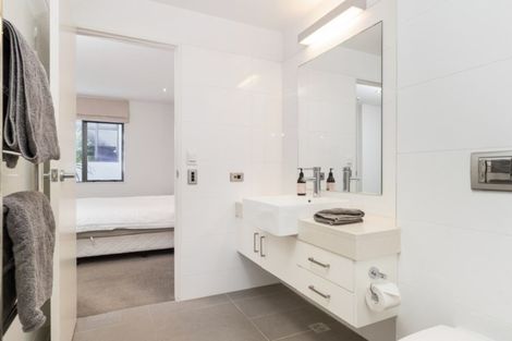 Photo of property in 5/48 Marine Parade, Mount Maunganui, 3116