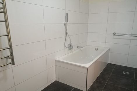 Photo of property in 25u5 Home Street, Mount Victoria, Wellington, 6011