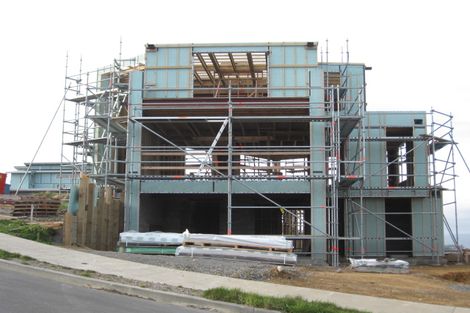 Photo of property in 71 Tamworth Crescent, Newlands, Wellington, 6037