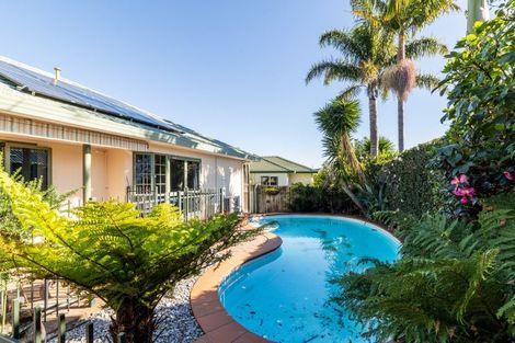 Photo of property in 19 Kingsgate Avenue, Havelock North, 4130