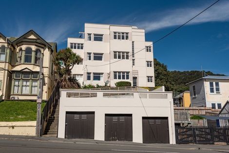 Photo of property in 2u2 Hawker Street, Mount Victoria, Wellington, 6011