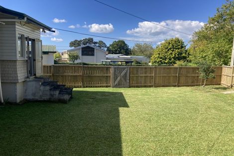 Photo of property in 5 Seabrook Avenue, New Lynn, Auckland, 0600