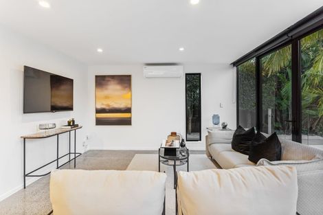 Photo of property in 4 Halyard Place, Te Atatu Peninsula, Auckland, 0610