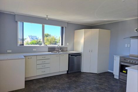 Photo of property in 14 Grenville Street, Levin, 5510