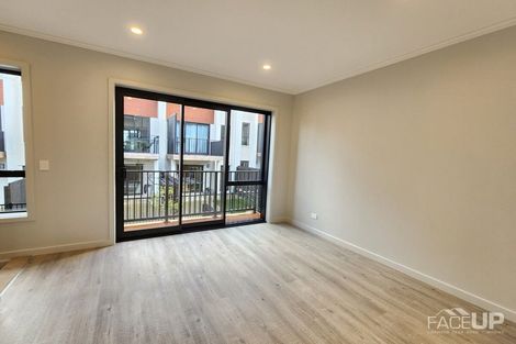 Photo of property in 6/35 Marine Parade, Hobsonville, Auckland, 0616