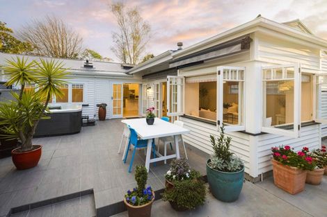 Photo of property in 74 Princes Street, Cambridge, 3434