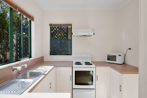 Photo of property in 70-76 Whiteley Street, Moturoa, New Plymouth, 4310