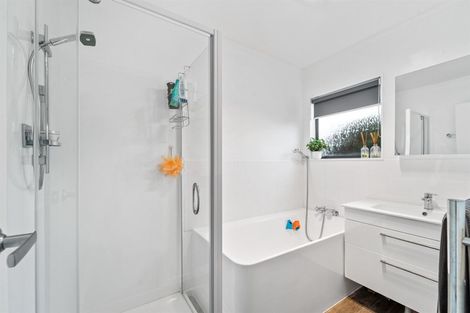 Photo of property in 6b Dobell Road, Stanmore Bay, Whangaparaoa, 0932