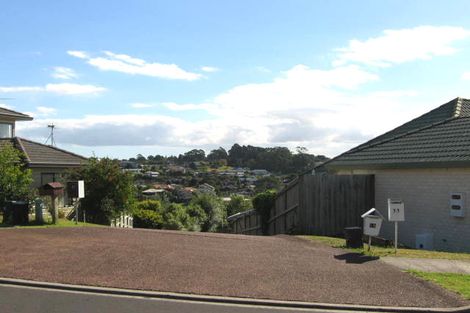 Photo of property in 13 Mandeville Place, Unsworth Heights, Auckland, 0632