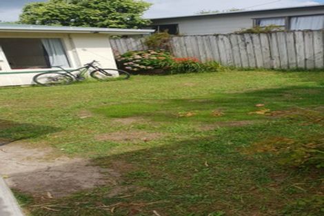 Photo of property in 3/2 Lansdowne Street, Bayswater, Auckland, 0622