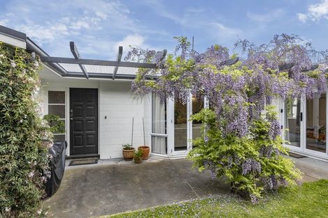 Photo of property in 17 Seagrave Place, Ilam, Christchurch, 8041