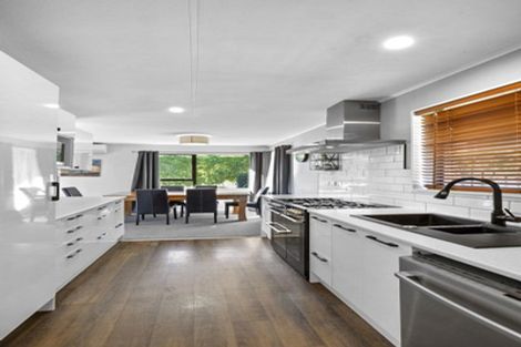 Photo of property in 4 Ward Place, Marfell, New Plymouth, 4310