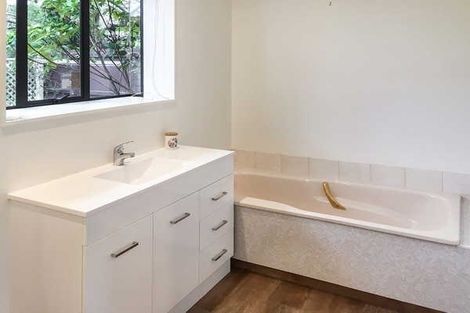 Photo of property in 20a Glenburn Place, Avonhead, Christchurch, 8042