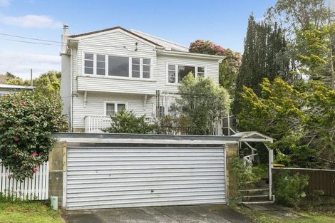 Photo of property in 16 Richmond Avenue, Karori, Wellington, 6012