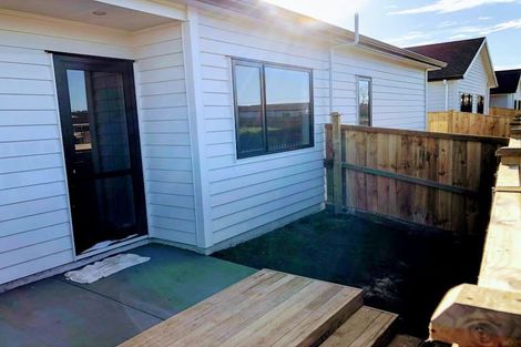 Photo of property in 1 Sapwood Crescent, Takanini, 2110