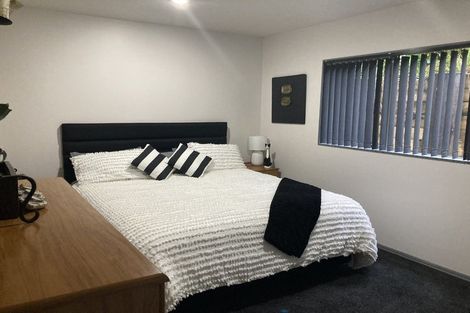 Photo of property in 14 Bush View Lane, Northcote Point, Auckland, 0627