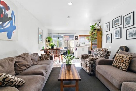 Photo of property in 3/271 Oceanbeach Road, Mount Maunganui, 3116