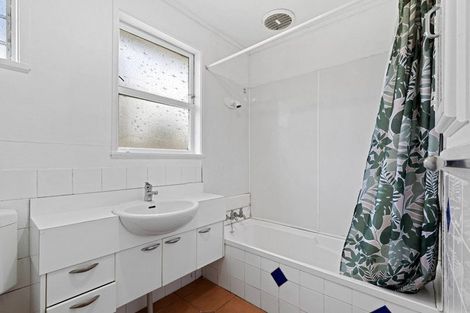 Photo of property in 29 Castleton Street, Birkdale, Auckland, 0626