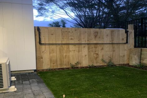 Photo of property in 4/58 Kemp Road, Massey, Auckland, 0614