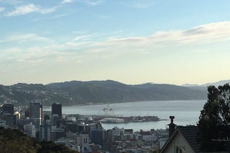 Photo of property in 3c/145 Ohiro Road, Brooklyn, Wellington, 6021