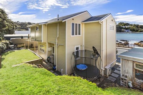 Photo of property in 82 Owhiro Bay Parade, Owhiro Bay, Wellington, 6023