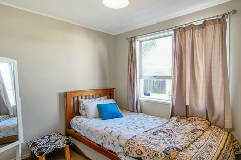 Photo of property in 14 Staverton Crescent, Mangere, Auckland, 2022