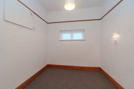 Photo of property in 12 Rolleston Street, Mount Cook, Wellington, 6021