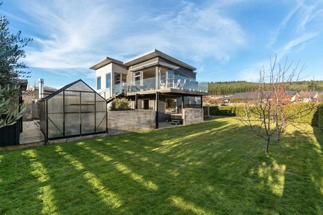 Photo of property in 10 Sunnyside Lane, Wanaka, 9305