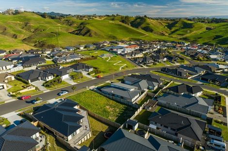Photo of property in 18 Ballintoy Park Drive, Welcome Bay, Tauranga, 3175