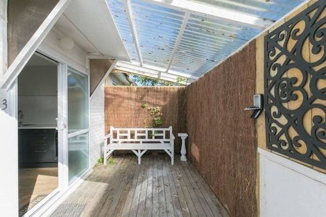 Photo of property in 2/4 Sydney Street, Hauraki, Auckland, 0622