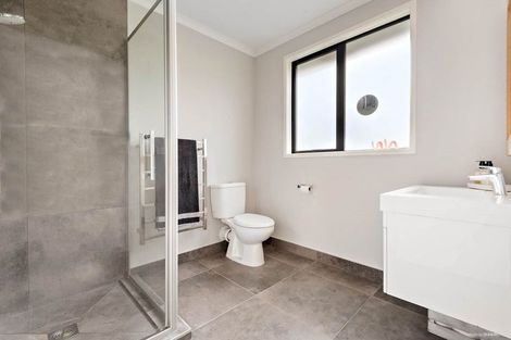 Photo of property in 13 Bale Way, Pukekohe, 2120