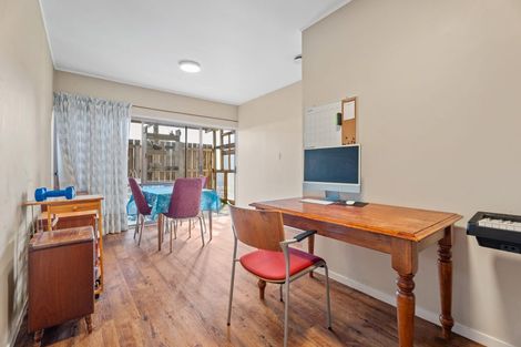 Photo of property in 1/3 Tyrian Close, Half Moon Bay, Auckland, 2012